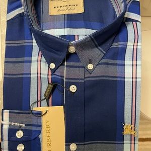 New with tags designer shirt. high end quality copy.